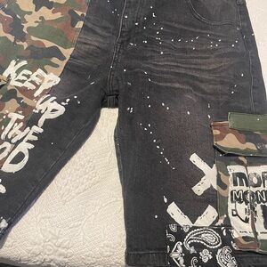 R3bel Men’s Sz 40 Distressed Paint-Splatter Cargo denim with Camo Paneling